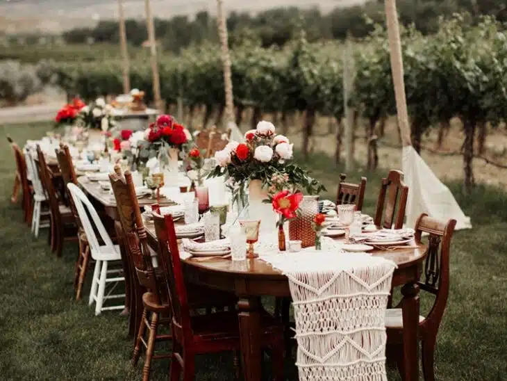 Sublimer votre réception avec un chemin de table pour mariage astuces et inspirations